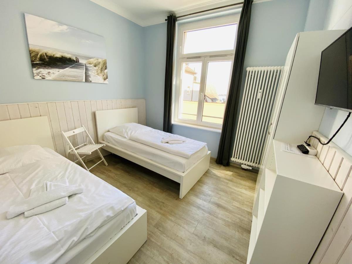 Apartamento Berringer, Knurrhahn, Direkt An Der Promenade Rostock Exterior foto